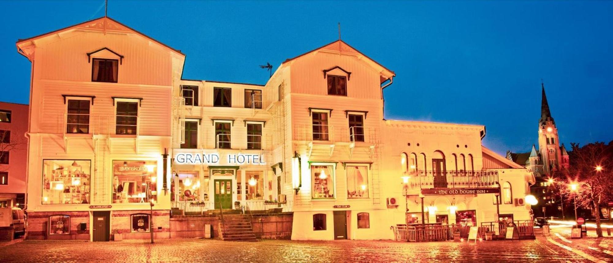 Grand Hotel Люсешил Екстериор снимка